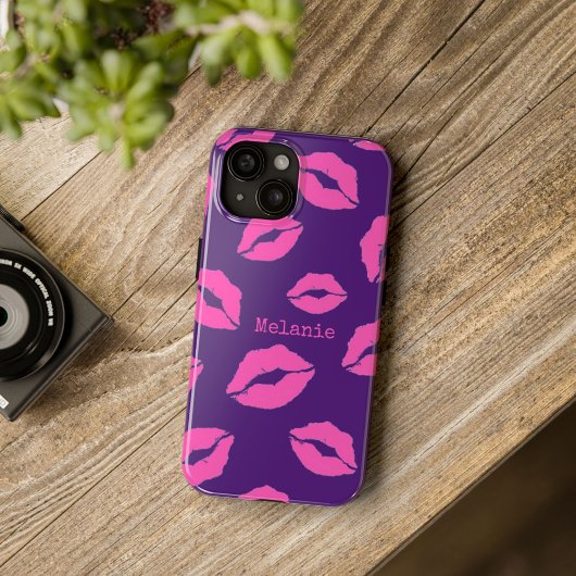 Gepersonaliseerde Pink Kiss Lips op Paarse Case-Mate iPhone Case