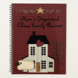 Gepersonaliseerde Primitive Home Planner<br><div class="desc">Deze planner is perfect voor iedereen die van de primitieve stijl houdt. Een primitief huis is voorzien van een hart, wollige primitieve schapen en een wilgenboom. Geaccentueerd met een primitieve mosterdgele ster en bessenkrans. Getoond met de tekst "Mom's Organised Chaos Family Planner", maar het kan gemakkelijk worden gepersonaliseerd met wat...</div>