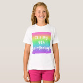 Gepersonaliseerde Rainbow Birthday Girl's T-shirt (Voorkant volledig)