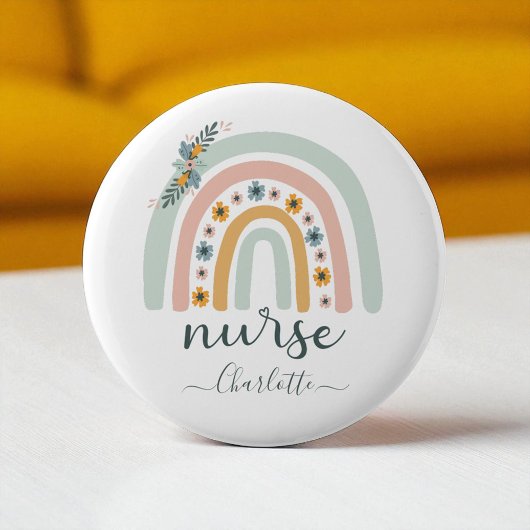 Gepersonaliseerde Rainbow Nurse Naam Gift voor Ver Ronde Button 5,7 Cm