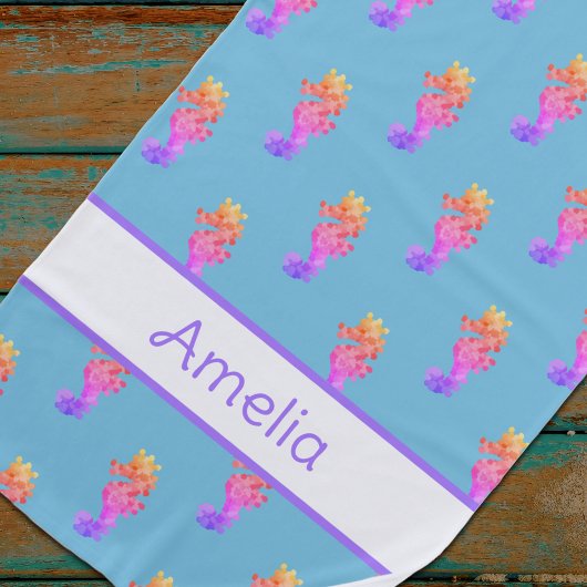 Gepersonaliseerde Rainbow Seahorse Beach Handdoek
