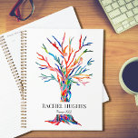 Gepersonaliseerde Rainbow Tree Planner<br><div class="desc">Deze unieke en kleurrijke planner is versierd met een originele structuur van het leven. met jouw naam en jaar. Gebruik de optie Verdere wijzigingen aanpassen om de tekstgrootte, stijl of kleur te wijzigen als u dat wenst. Omdat we ons eigen kunstwerk creëer, zal je dit exacte afbeelding niet vinden van...</div>