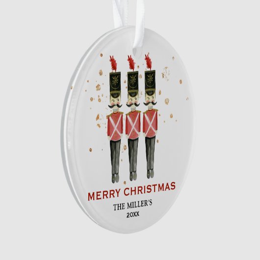 Gepersonaliseerde Red & Gold Notenkraker Vrolijk K Ornament (voorkant)