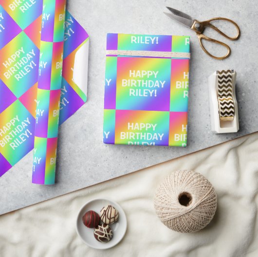 Gepersonaliseerde regenboog cadeaupapier (Crafts)