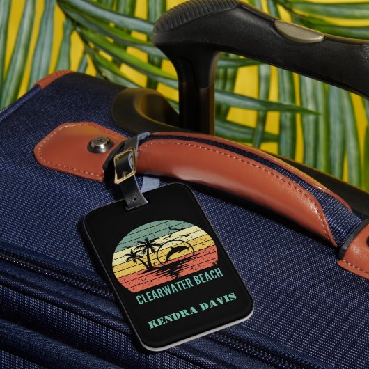 Gepersonaliseerde Retro Clearwater Beach Souvenir Bagagelabel (Voorkant Insitu 1)