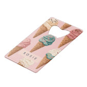 Gepersonaliseerde Retro Ice Cream Cone Pattern Creditkaart Flessenopener (Voorkant Gekanteld)