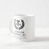 Gepersonaliseerde RN Nursing School Afstuderen Ele Koffiemok (Voorkant links)