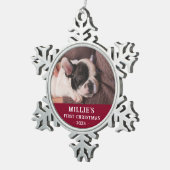 Gepersonaliseerde rode eerste kerst puppy foto tin sneeuwvlok ornament (Rechts)
