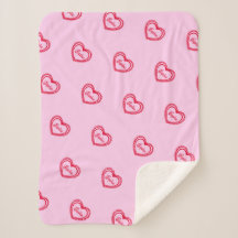 Gepersonaliseerde rode harten boven  roze