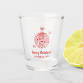 Gepersonaliseerde Rode Retro Kerstgunst Shot Glas (Voorkant)