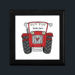 Gepersonaliseerde rode tractor Boerderij bruiloft  Cadeaudoosje<br><div class="desc">Een tractor land boerderij bruiloft cadeau dat kan worden gepersonaliseerd. Als u de grootte of het lettertype wilt wijzigen,  klikt u op de knop Bewerken om verder aan te passen. De bunting in de tractor zit in een subtiele crème en wit.</div>
