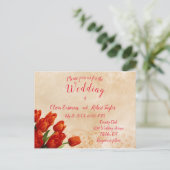 Gepersonaliseerde rode tulpen op kant achtergrond briefkaart (Staand voorkant)