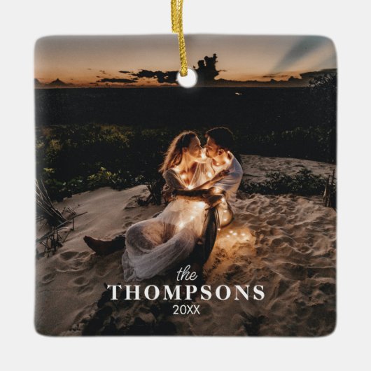 Gepersonaliseerde romantische paar foto Kerstmis Keramisch Ornament (Voorkant)
