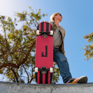 Gepersonaliseerde rood en zwart persoonlijk skateboard