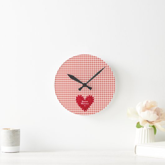 Gepersonaliseerde rood vilt hart Gingham Moederdag Ronde Klok (Huis)