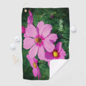 Gepersonaliseerde Roze Cosmos Bloemen Golfhanddoek (Insitu)