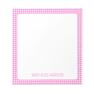 Gepersonaliseerde roze en witte geruite gingham notitieblok