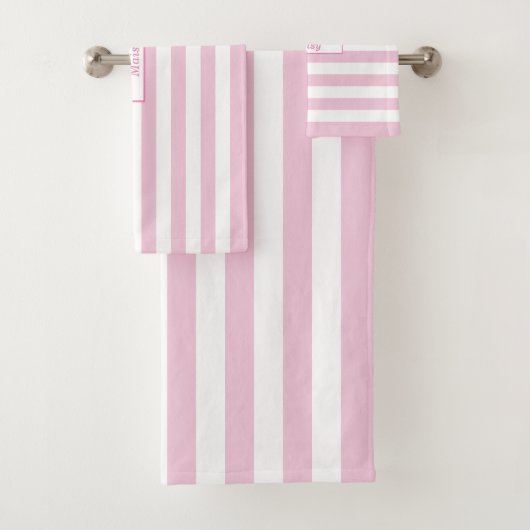 Gepersonaliseerde roze en witte gestreepte bad handdoek (Insitu)