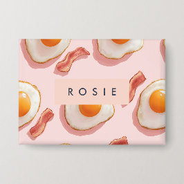 Gepersonaliseerde roze gebakken eieren en spek pat button