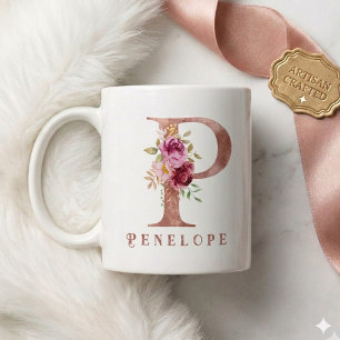 Gepersonaliseerde Roze Gouden Bloem Letter P Monog Koffiemok