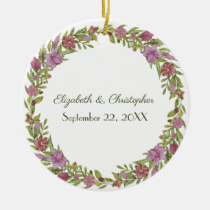 Gepersonaliseerde Roze Groene Bloemachtige Trouwda Keramisch Ornament