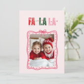 Gepersonaliseerde roze kerstfotokaart | Fa La La Feestdagenkaart (Staand voorkant)