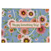 Gepersonaliseerde roze madeliefjes op blauw bloemm groot cadeauzakje