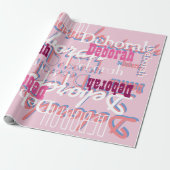 Gepersonaliseerde roze meisjes naam patroon cadeaupapier (Uitgerold)