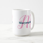Gepersonaliseerde Roze Monogram Letter M Aangepast Koffiemok (Voorkant rechts)