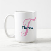 Gepersonaliseerde Roze Monogram Letter T Aangepast Koffiemok (Links)