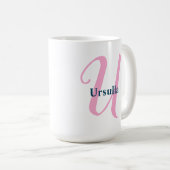 Gepersonaliseerde roze monogram letter U Aangepast Koffiemok (Voorkant rechts)