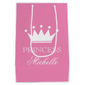 Gepersonaliseerde roze prinses krooncadeau voor me medium cadeauzakje (Achterkant)