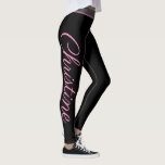 Gepersonaliseerde roze script yoga en fitness legg leggings<br><div class="desc">Gepersonaliseerde roze script yoga en fitness leggings. Trendy werkuitbroek met aangepaste naam. Kleding voor vrouwen en meisjes. Personaliseerbare in elke kleurencombinatie. Maak je eigen voor gym,  dans,  training,  meditatie en nog veel meer. Voeg aan beide zijden je eigen tekst toe. Elegant typografische sjabloon. Unieke kerstcadeauidee voor haar.</div>