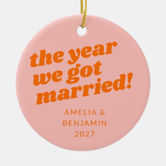 Gepersonaliseerde roze Sinaasappel eerste kerst Ge Keramisch Ornament (Voorkant)