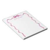 Gepersonaliseerde roze strik en lint notitieblok (Schuin)