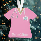 Gepersonaliseerde roze verpleegster Scrubs Ornament