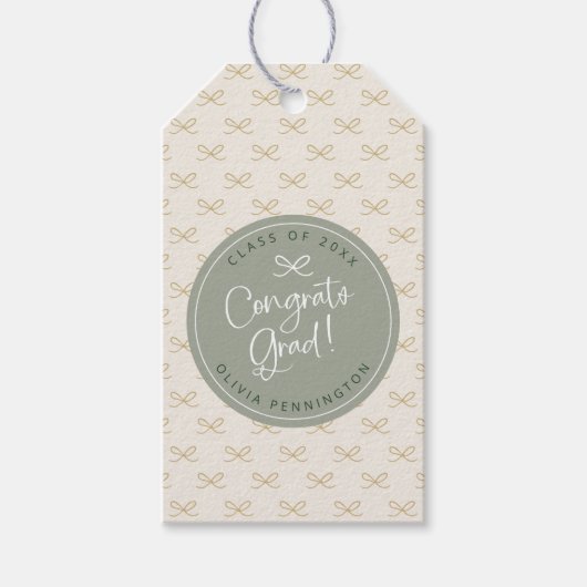 Gepersonaliseerde Sage Green Bow Girly Afstuderen Cadeaulabel (Voorkant)