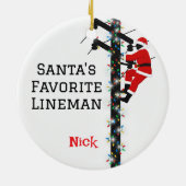 Gepersonaliseerde Santa's Favoriete Lineman Keramisch Ornament (Achterkant)