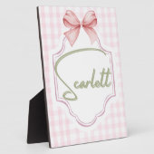 Gepersonaliseerde Scarlett Baby Girl Nursery Gingh Fotoplaat (Zijkant)