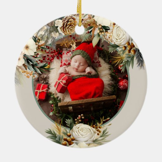 Gepersonaliseerde Schattigee baby's eerste kerst Keramisch Ornament (Achterkant)