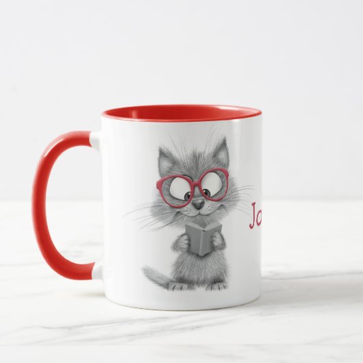 Gepersonaliseerde Schattigee Cat Reading-Mok met r Mok (Links)