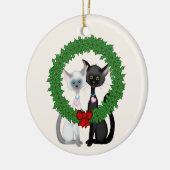 Gepersonaliseerde Schattigee katten eerste kerst O Keramisch Ornament (Links)