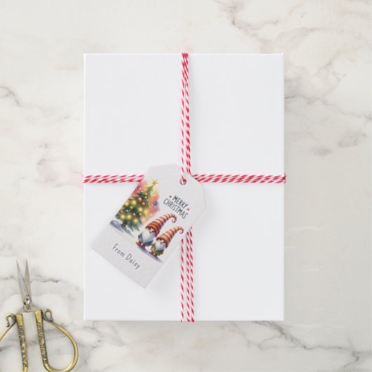 Gepersonaliseerde Schattigee Kerstboom & Gnome Par Cadeaulabel (Met Touw)