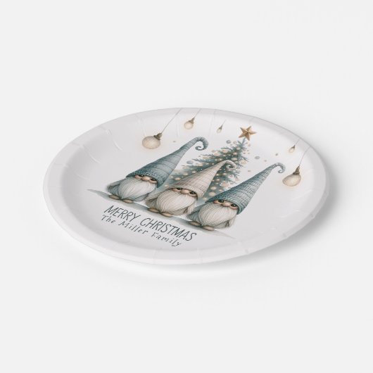 Gepersonaliseerde Schattigee Kerstgnoom Familievak Papieren Bordje (Gekanteld)