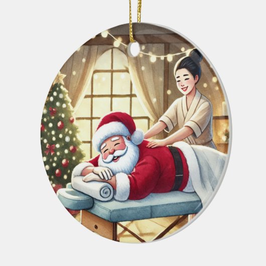 Gepersonaliseerde Schattigee Kerstman krijgt een m Keramisch Ornament (Links)