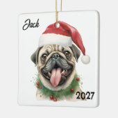 Gepersonaliseerde Schattigee Kerstman Pug Keramisch Ornament (Links)