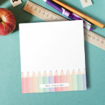 Gepersonaliseerde Schattigee leraar Rainbow Notitieblok<br><div class="desc">Als u op zoek bent naar het beste lerarengeschenk, is dit gepersonaliseerde leraar kleurrijke potloden Notitieblok een leuke aanvulling op haar lerarenbriefpapier. De kleurrijke regenboogpotloden geven de perfecte touch voor haar bureaudecor. Je kunt dit leuke leuke notitieblok personaliseren voor de lerarenwaarderingsweek of een kerstcadeau. Origineel ontwerp van Ana Garza/Kardz Studio....</div>