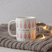 Gepersonaliseerde Schattigee roze kerstbomen, goud Koffiemok