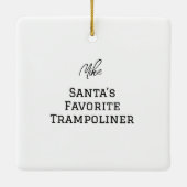 Gepersonaliseerde Schattigee Santa Jumping op Tram Keramisch Ornament (Achterkant)