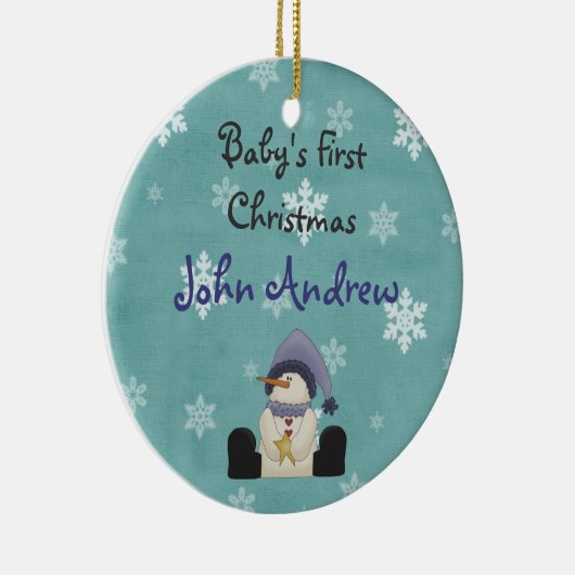 Gepersonaliseerde Schattigee Sneeuwman Baby's Eers Keramisch Ornament (Rechts)